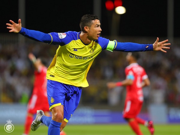 Tin bóng đá trưa 21/7 : Ronaldo xin HLV Al Nassr đá thêm 5 phút