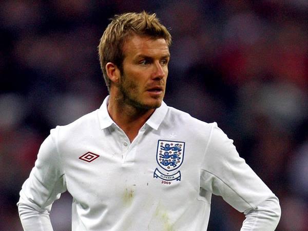 Vẻ đẹp cuốn hút của David Beckham trong màu áo đội tuyển Anh